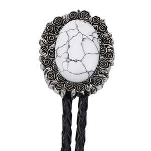 Bolo tie i äkta läder med vintageblomma och steninfattning Vit
