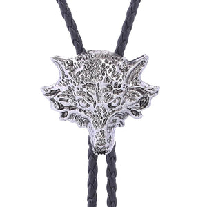 Bolo tie med 3D-varghuvud i metall Antiksilver