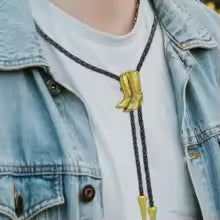 Bolo tie med cowboyboots