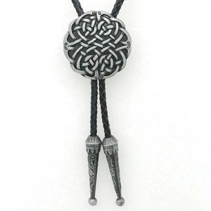 Bolo tie med retroinspirerat keltiskt mönster Svart