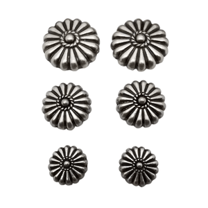 Concho i Antiksilver med Blommig Design