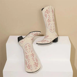 Cowboyboots med broderad design och blockklack