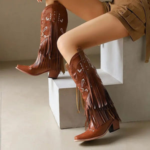 Cowboyboots med broderad design och eleganta fransar