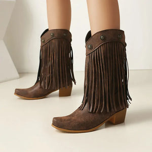 Cowboyboots med fransar och nitar i västernstil