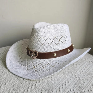 Cowboyhatt i halm med hjärta Vit