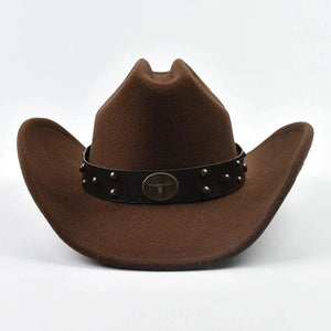 Cowboyhatt i mjuk filt med läderband och nitar