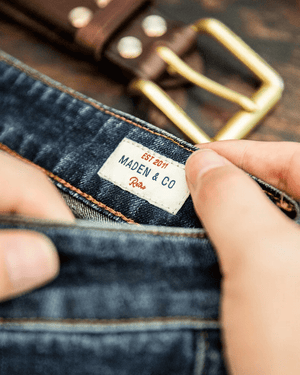 Mörkblå raka jeans i vintage-stil för herr