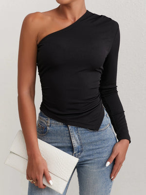 Svart asymmetrisk blus med en ärm