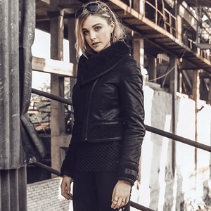 Svart shearling jacka