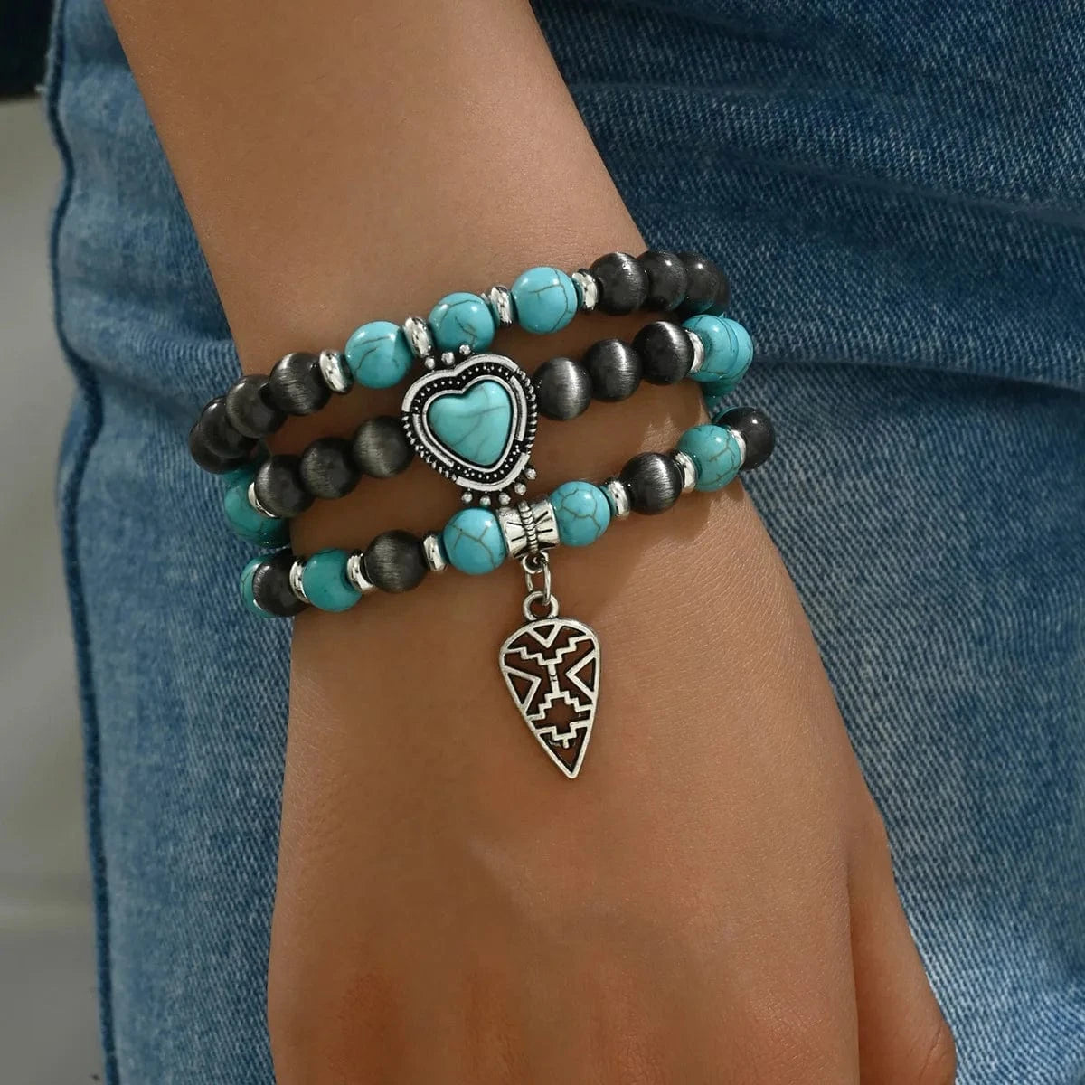 Boho Läderarmband med Turkosa Pärlor och Berlocker Stil 3st