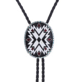 Bolo tie i justerbart läder med färgstarkt totemmönster Svart