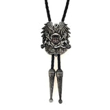 Bolo tie i läder med örnmotiv och metallkrona Antiksilver