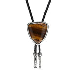 Bolo tie i läder med trekantig sten och elegant design Brun