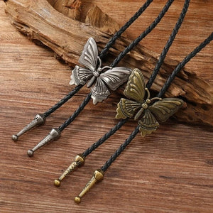 Bolo tie med fjäril i metall