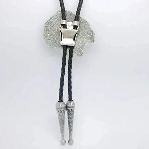 Bolo tie med indianskt motiv i antiksilver