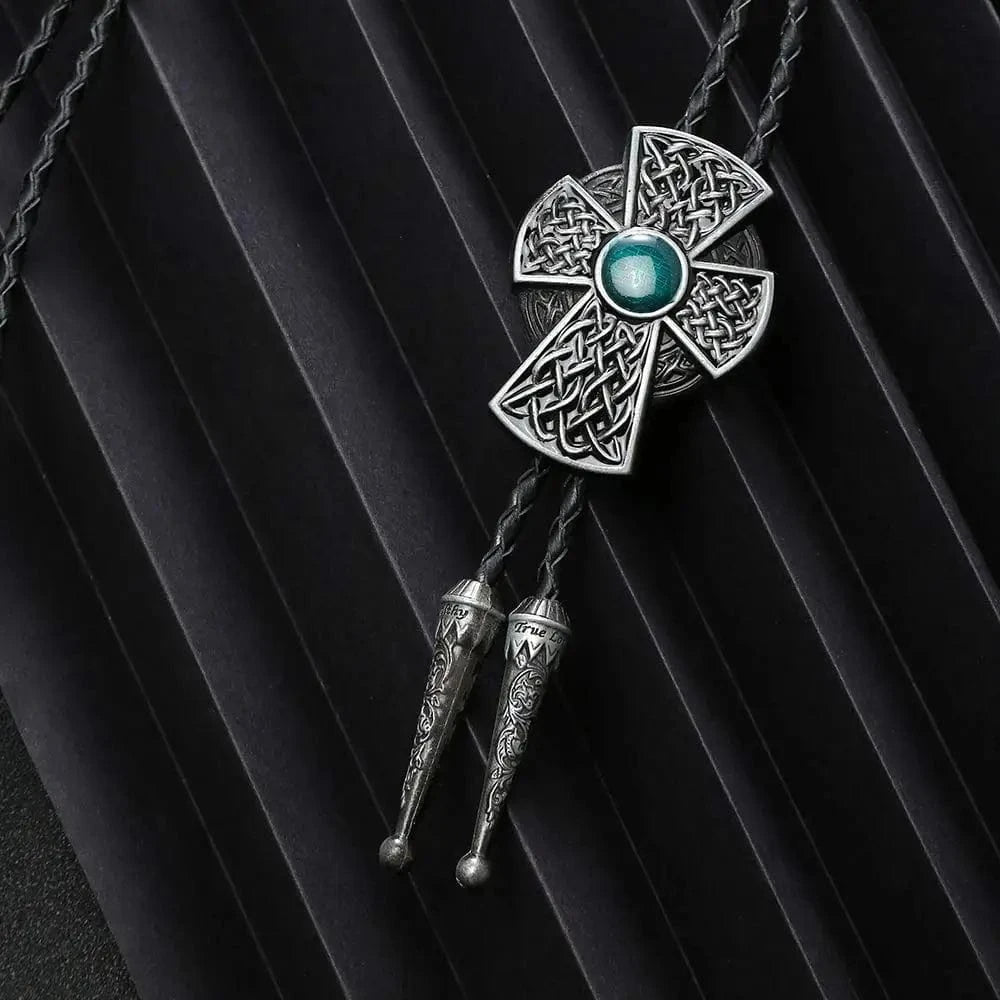 Bolo tie med korshänge och sten
