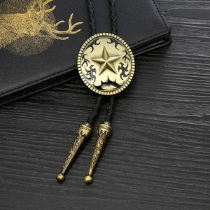 Bolo tie med stjärnmotiv i antik metall