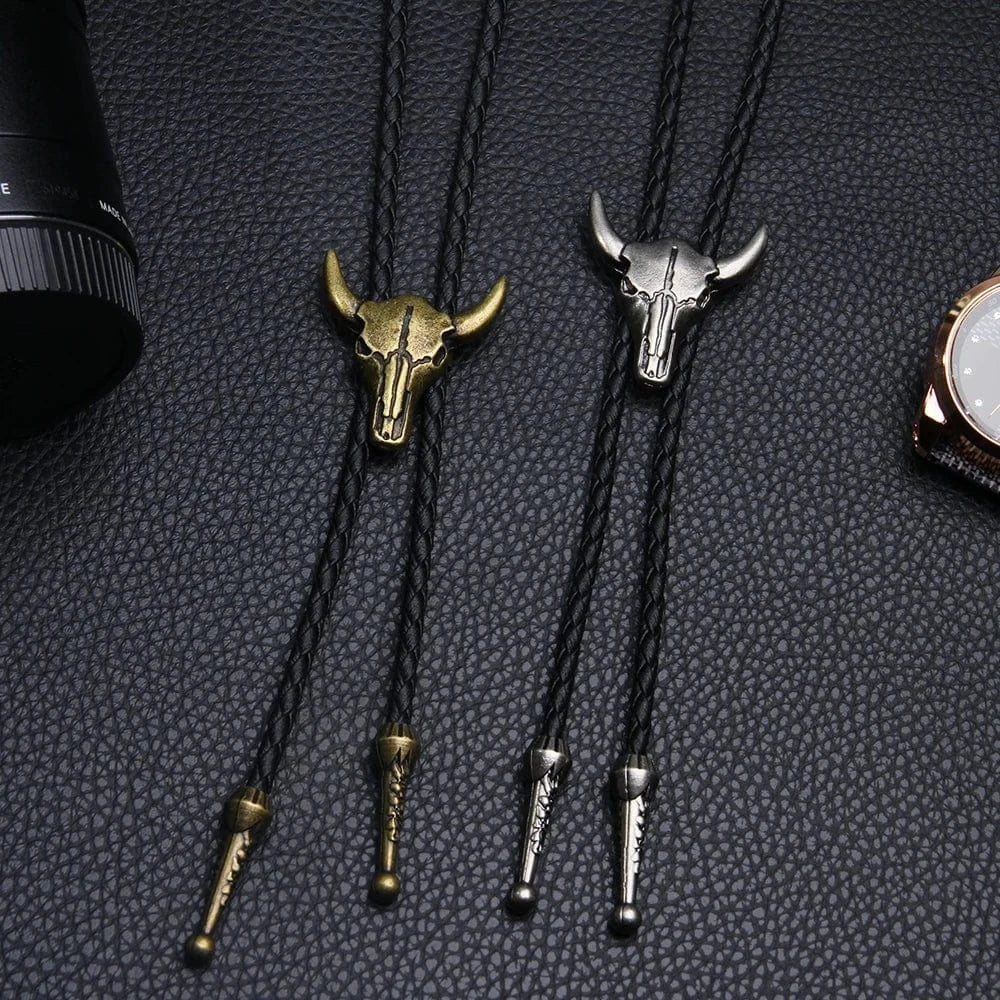 Bolo tie med tjurskalle i metall
