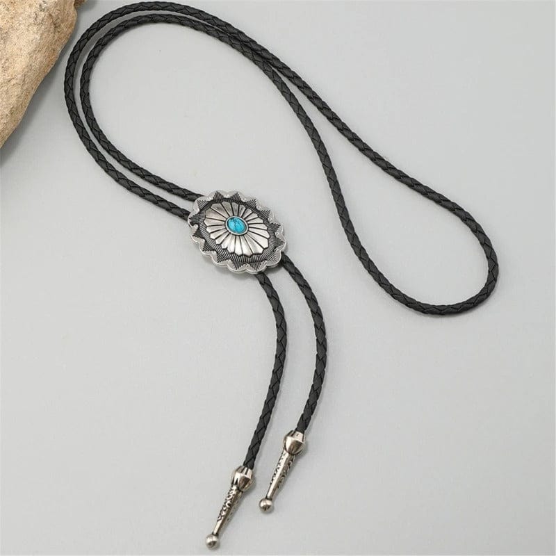 Bolo tie med turkos sten och solinspirerat silverhänge Silver och turkosblå