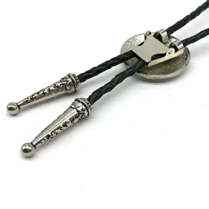 Bolo tie svart läder med biljardkula siffra 8 Svart och vit