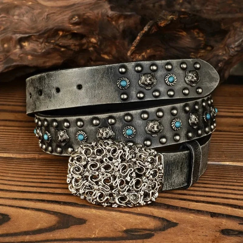 Cowboybälte i Tjockt Läder med Metallnitar och Ornament