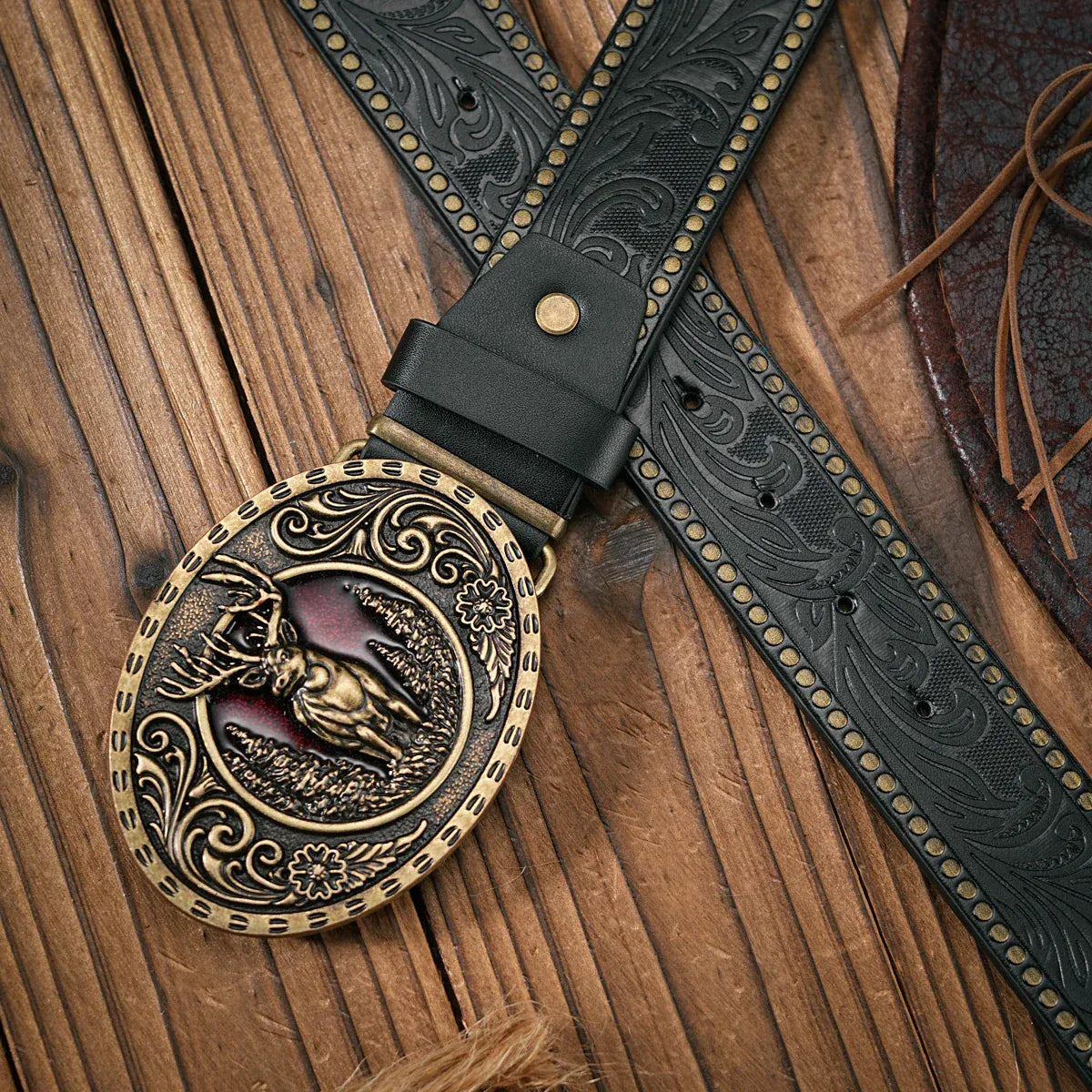 Cowboybälte med hjortspänne