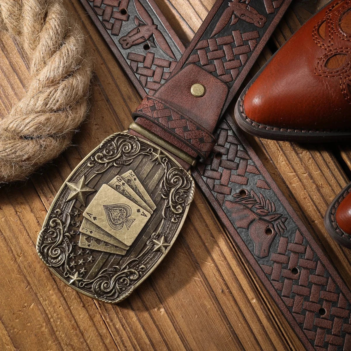 Cowboybälte med spelkortsspänne