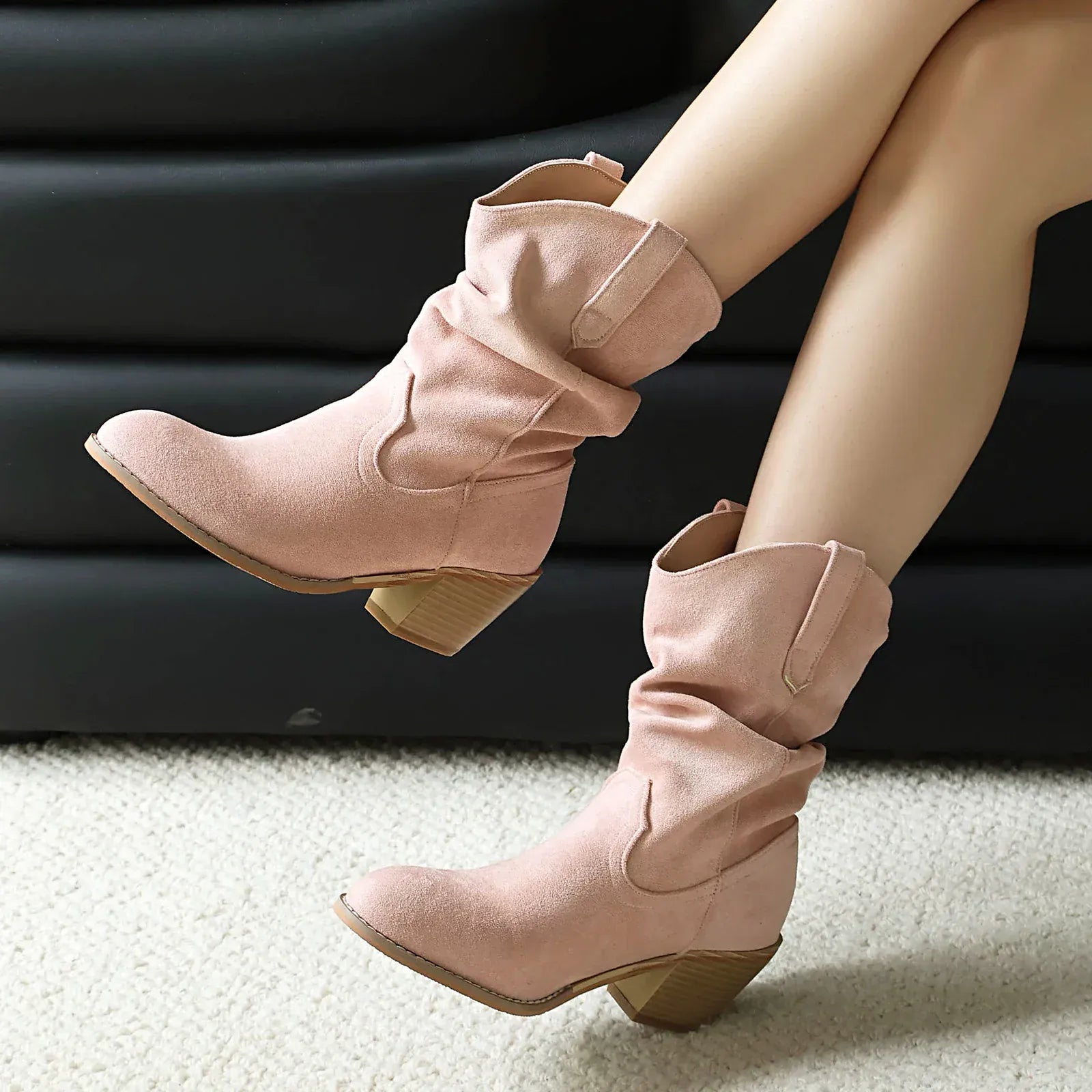Cowboyboots i mjuk mocka med rynkad skaftdesign