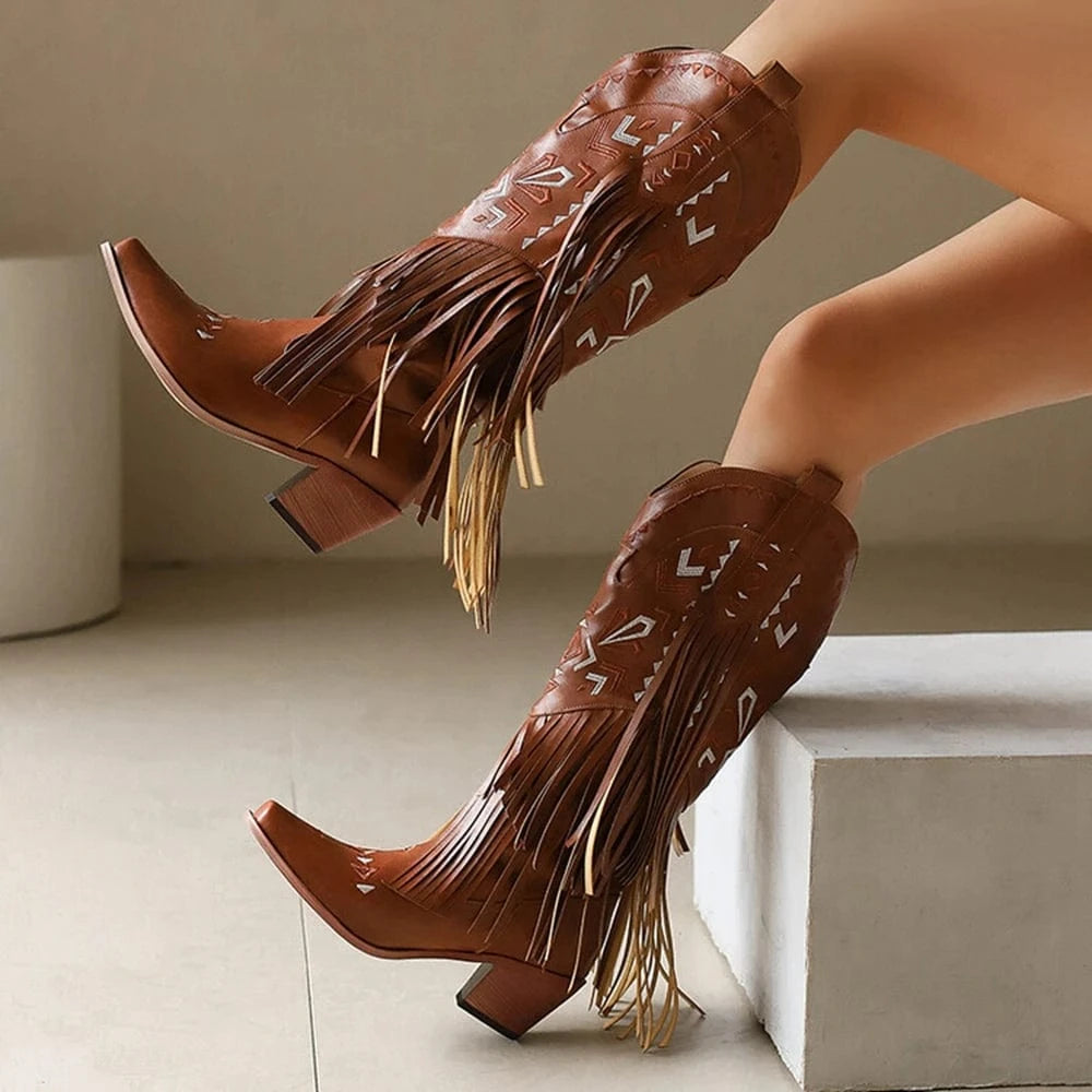 Cowboyboots med broderad design och eleganta fransar