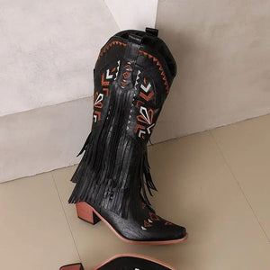 Cowboyboots med broderad design och eleganta fransar