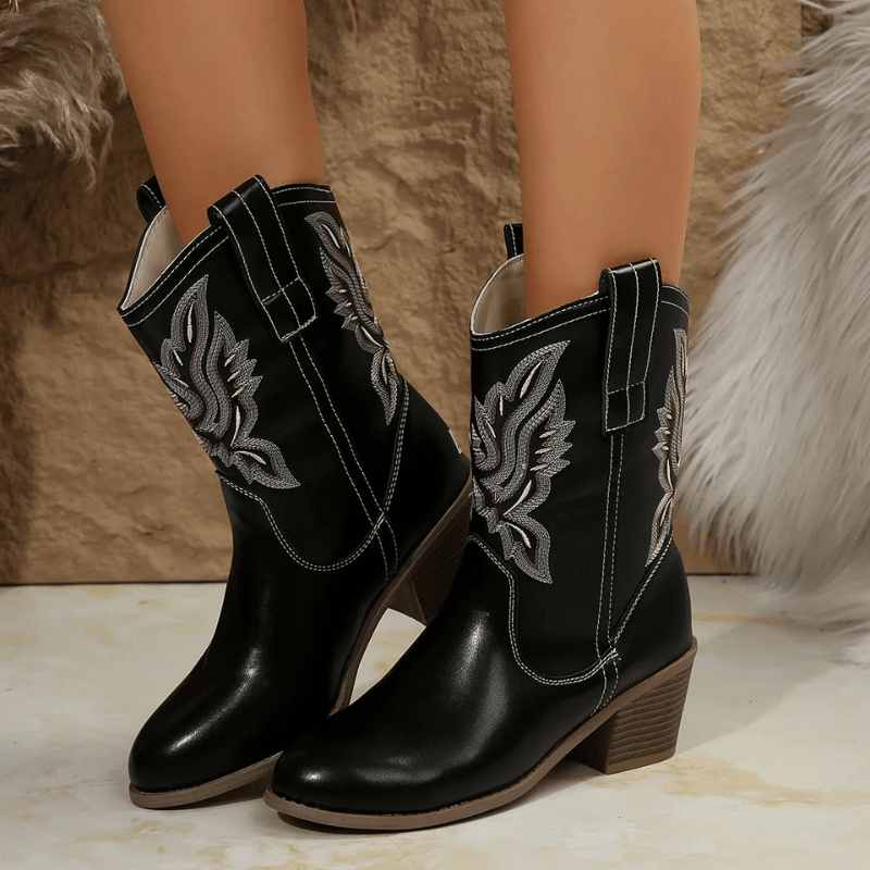 Cowboyboots med broderad design och kraftig klack