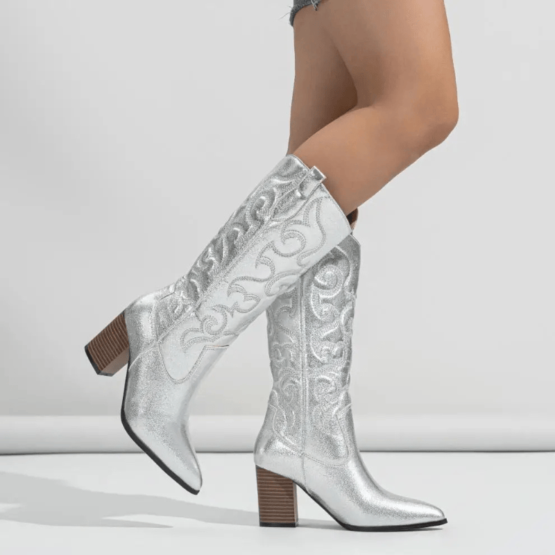 Cowboyboots med broderad metallisk yta och spetsig tå