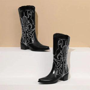 Cowboyboots med broderad westernstil i lyxigt läderlook