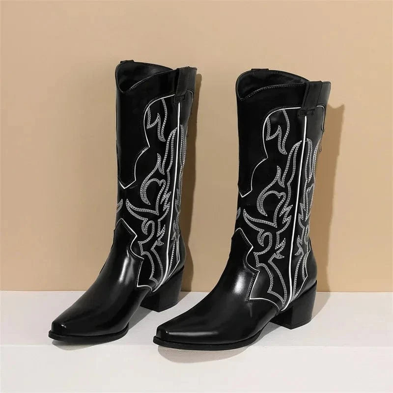 Cowboyboots med broderad westernstil i lyxigt läderlook