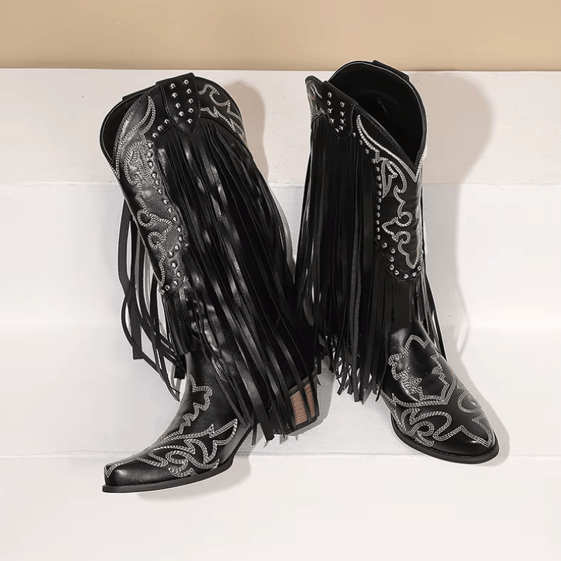 Cowboyboots med fransar och broderi i västernstil
