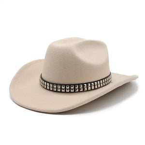 Cowboyhatt i filt med elegant nitbälte