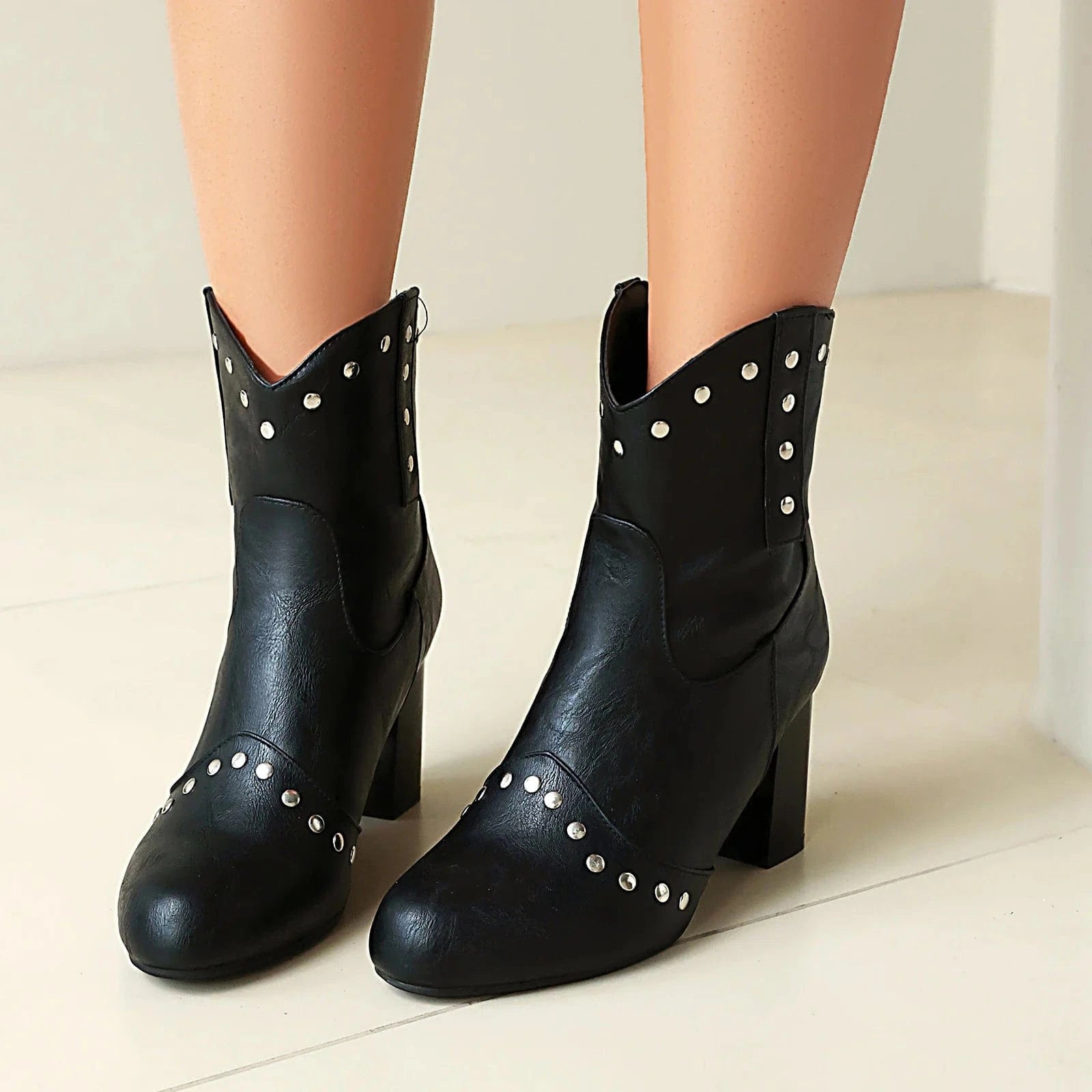 Cowgirl-Ankelboots med Nitar