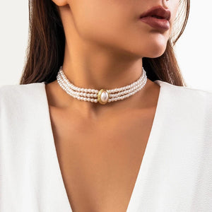 Flerradigt choker-halsband med turkosa pärlor Vit