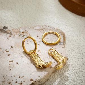 Hoops örhängen med cowboyboots Guld