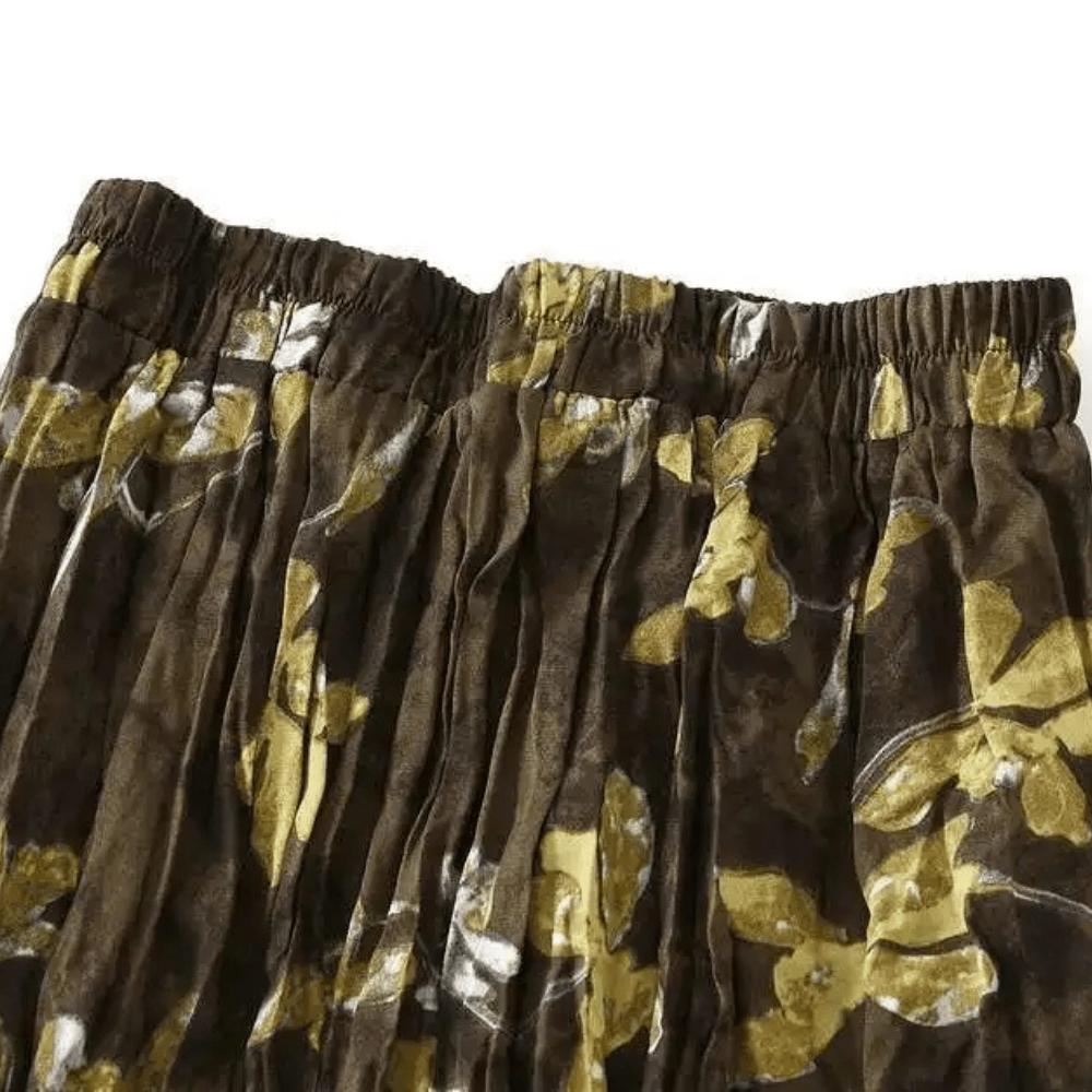 Lång plisserad kjol med blommönster