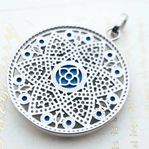 Mandala hänge i silver med turkos Silver med turkos