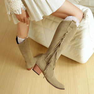 Moderna Cowgirl Boots i Mocka med Fransar