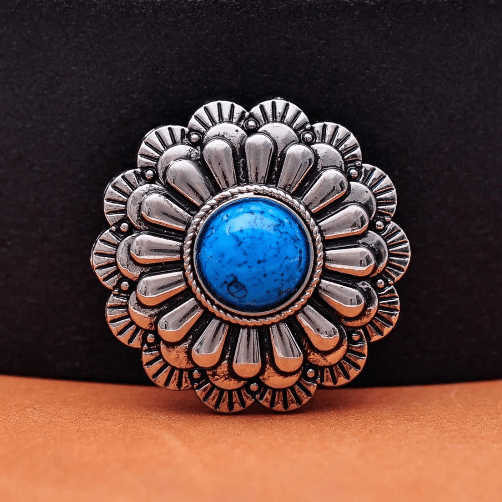 Silver Concho med 3D-Blomdesign och Färgad Pärla