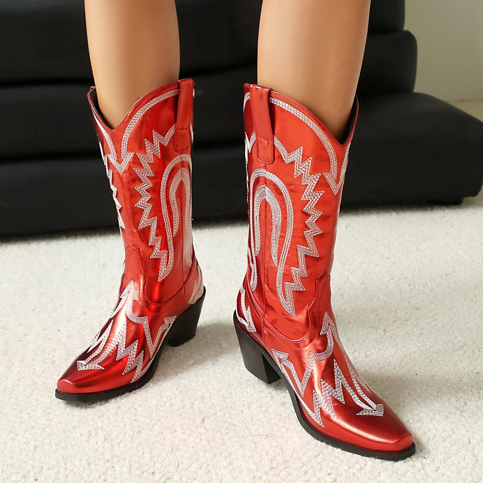 Metalliska Cowgirl Boots med Kontrastbrodyr