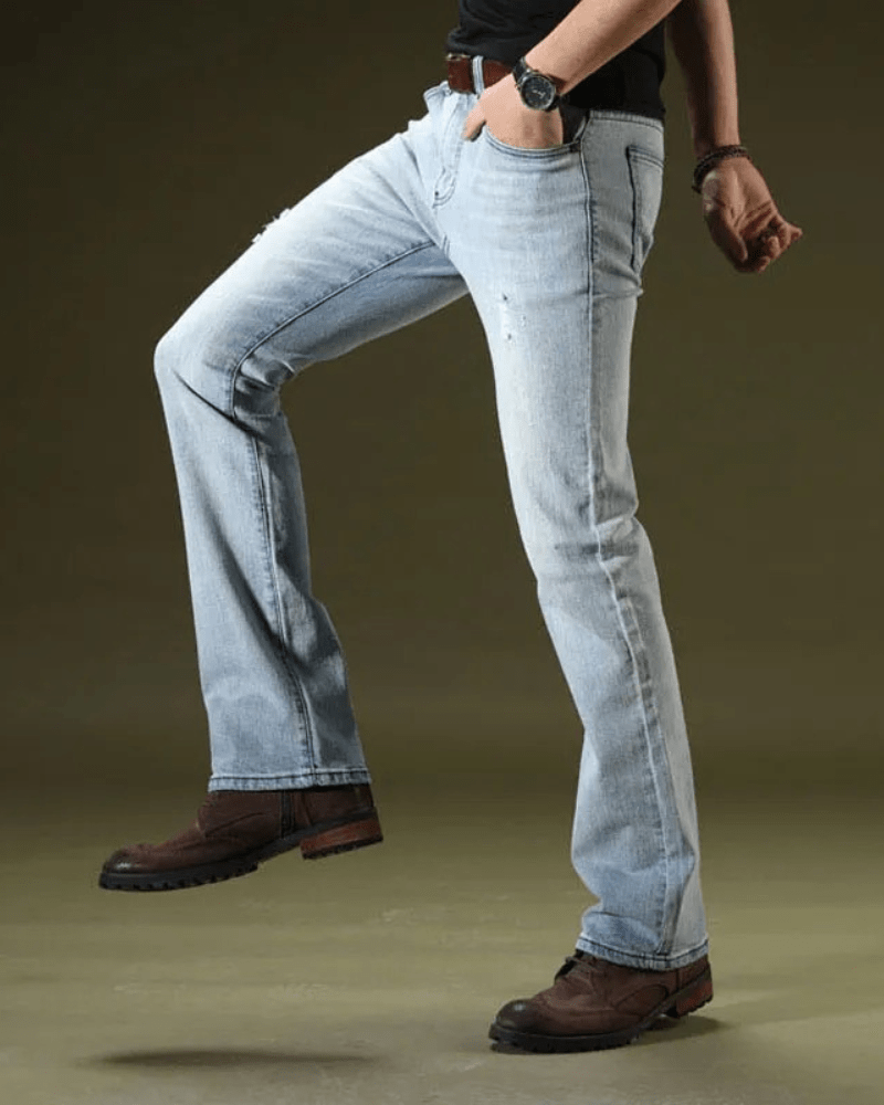Utsvängda jeans för herr