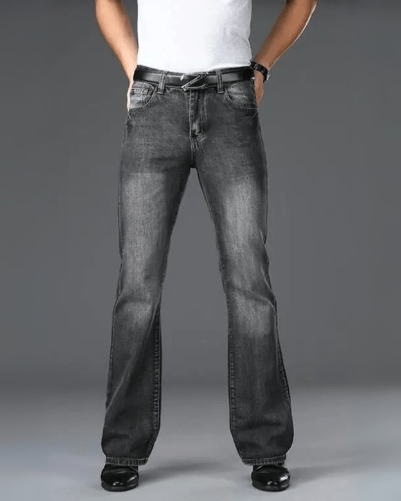 Utsvängda jeans herr