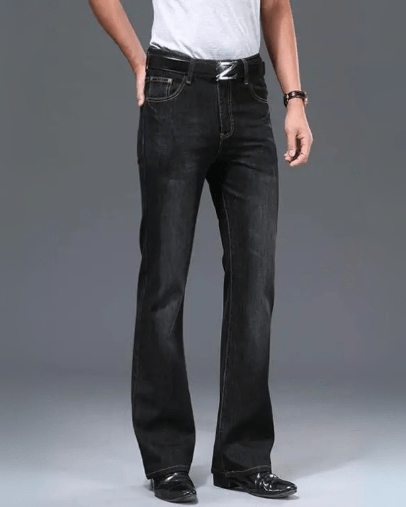 Utsvängda jeans herr