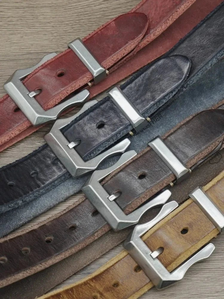 Westernbälte i tjockt kohudsläder med vintage-spänne